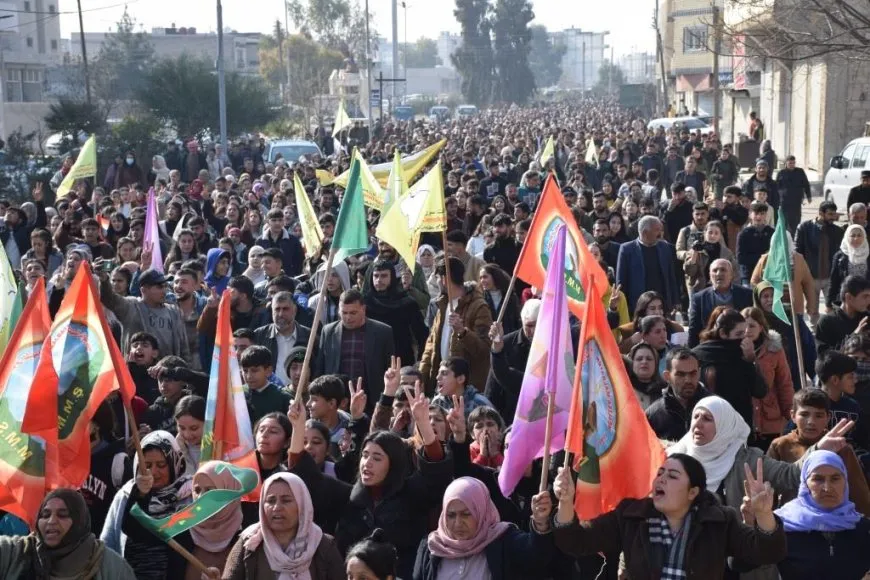 Thousands of Euphrates residents take to streets, denouncing occupation