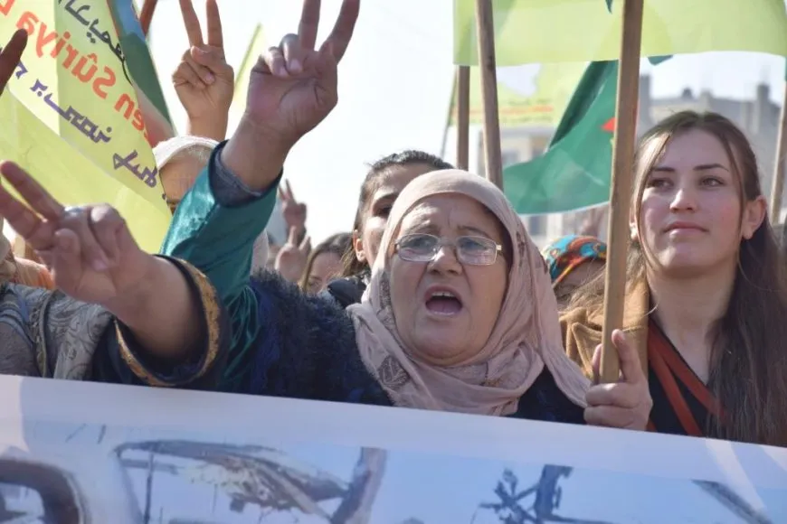 Thousands of Euphrates residents take to streets, denouncing occupation