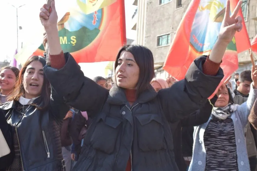 Thousands of Euphrates residents take to streets, denouncing occupation