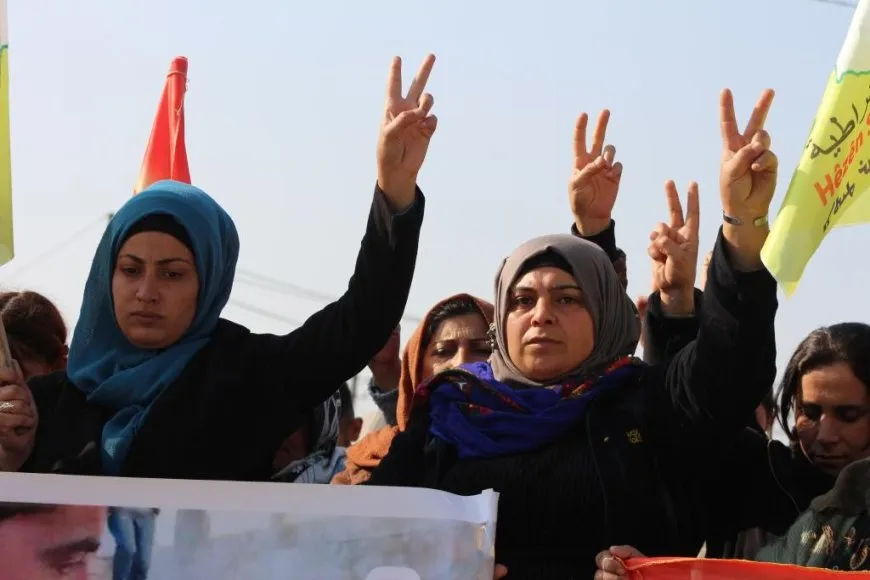 Thousands of Euphrates residents take to streets, denouncing occupation