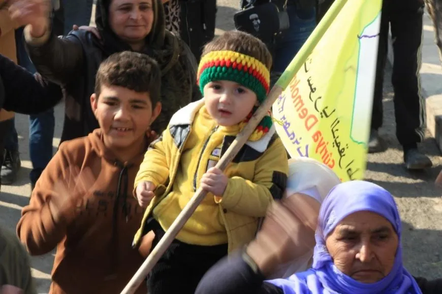 Thousands of Euphrates residents take to streets, denouncing occupation