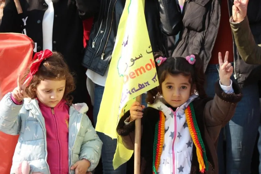 Thousands of Euphrates residents take to streets, denouncing occupation