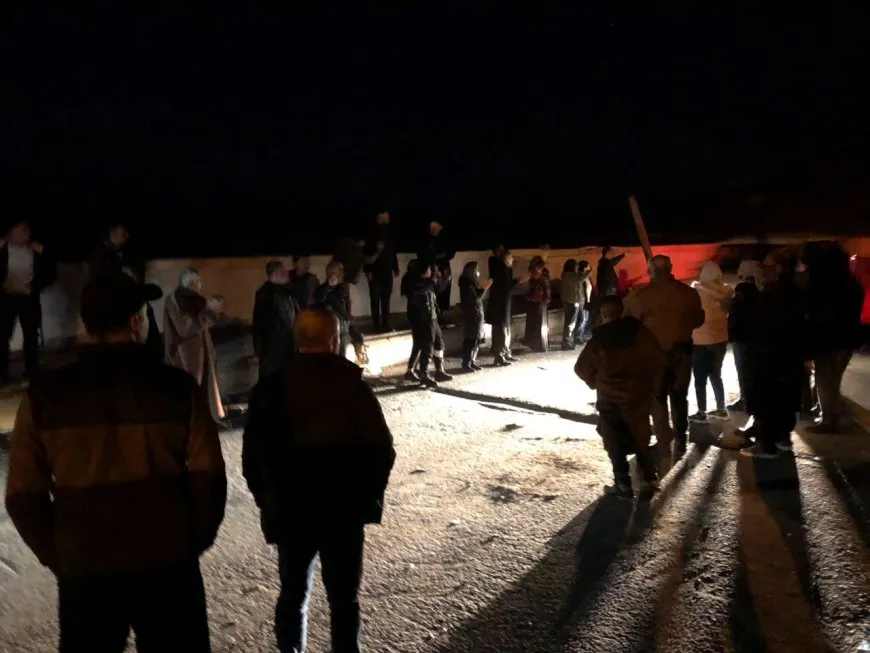 Hundreds of al-Jazira canton residents arrive at Tishreen Dam