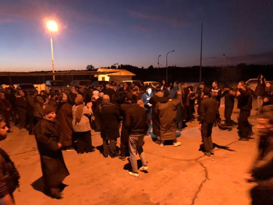 Hundreds of al-Jazira canton residents arrive at Tishreen Dam