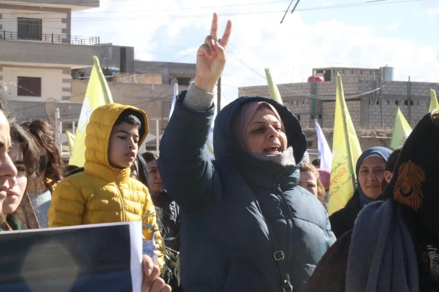 Protest condemns Turkish attacks on sit-in participants at Tishrin Dam