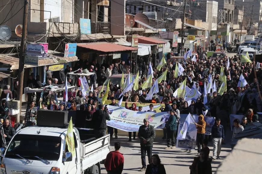 Protest condemns Turkish attacks on sit-in participants at Tishrin Dam