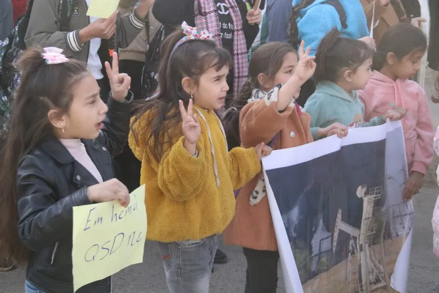  Thousands people: We are all SDF, Long live resistance of Tishreen Dam protesters