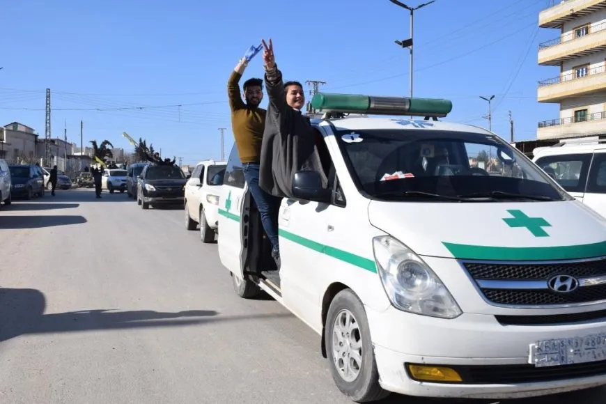 People of Kobani welcome returning protesters  from Tishrin Dam