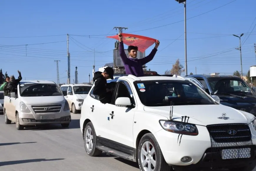 People of Kobani welcome returning protesters  from Tishrin Dam