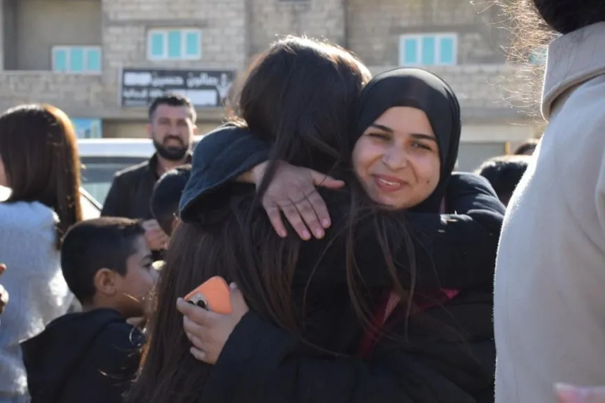 People of Kobani welcome returning protesters  from Tishrin Dam