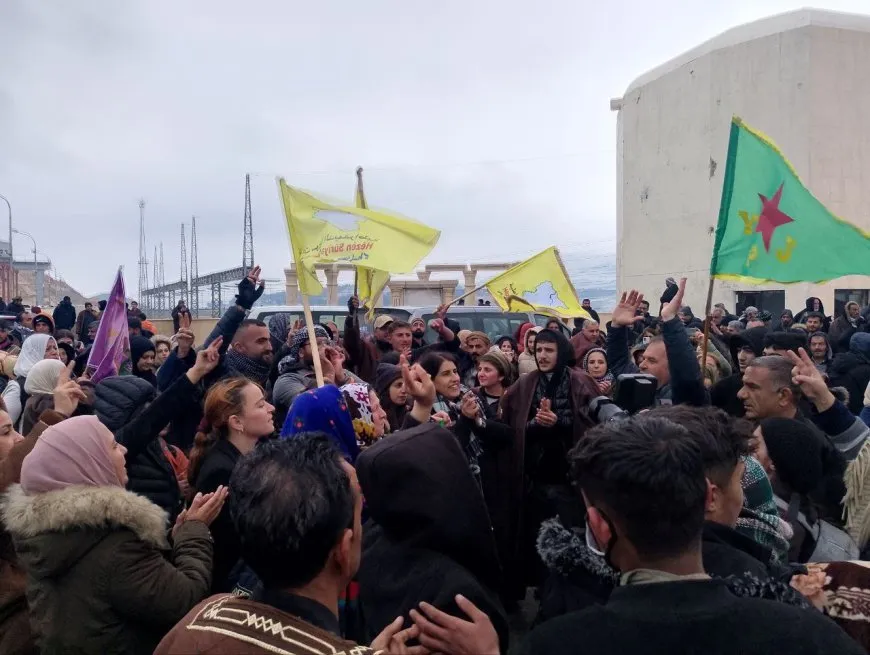 convoy of residents of cities from Jazira canton arrives at Tishreen Dam