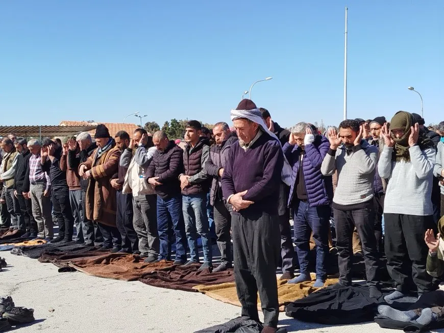 Friday prayers held at Tishrin Dam