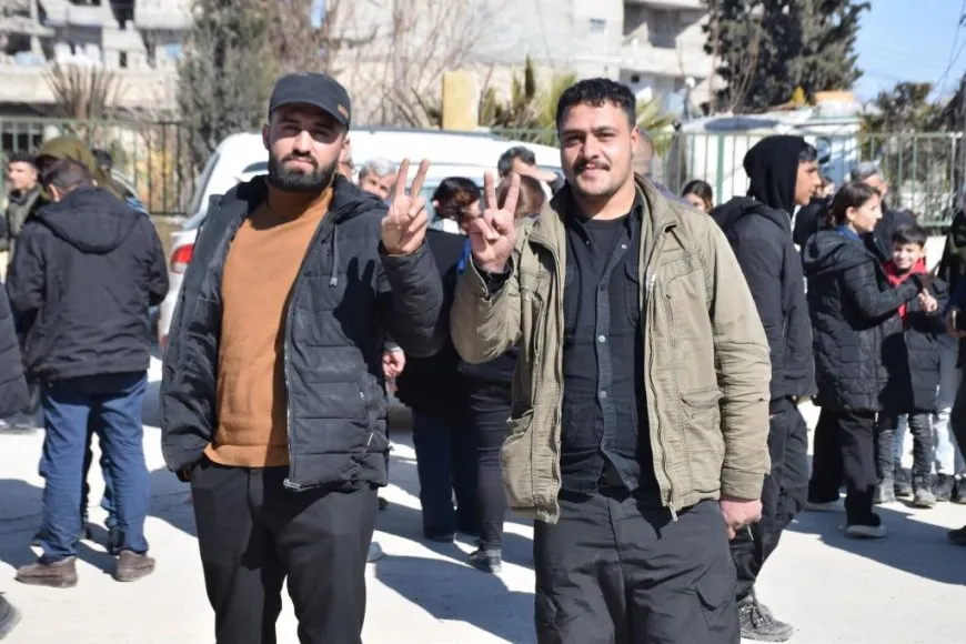 People of Euphrates Canton head to Tishrin Dam fervently