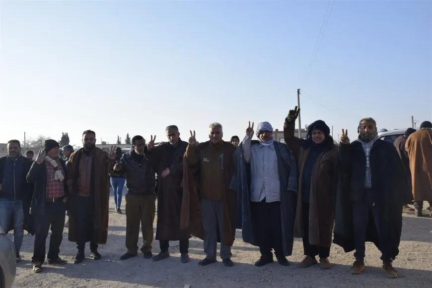 Residents of Jazera Canton head to Tishrin Dam