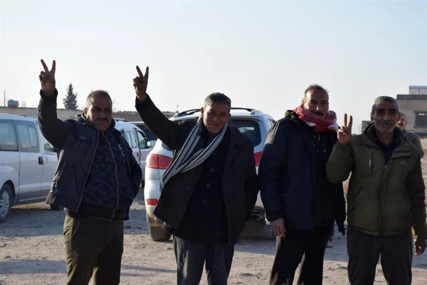 Residents of Jazera Canton head to Tishrin Dam