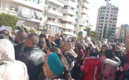 Health workers protest against dismissal decision in several cities