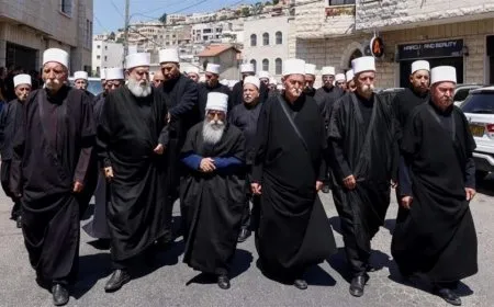 60 Druze clerics head toward Israel