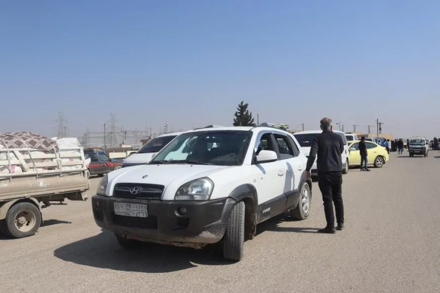 Residents of Raqqa, Deir ez-Zor, and Tabqa head to Tishrin Dam to protest against attacks