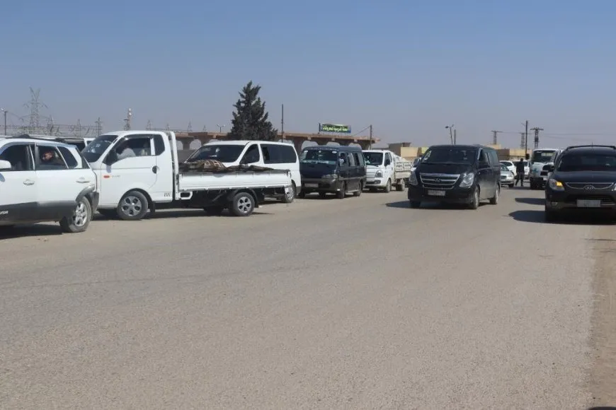 Residents of Raqqa, Deir ez-Zor, and Tabqa head to Tishrin Dam to protest against attacks