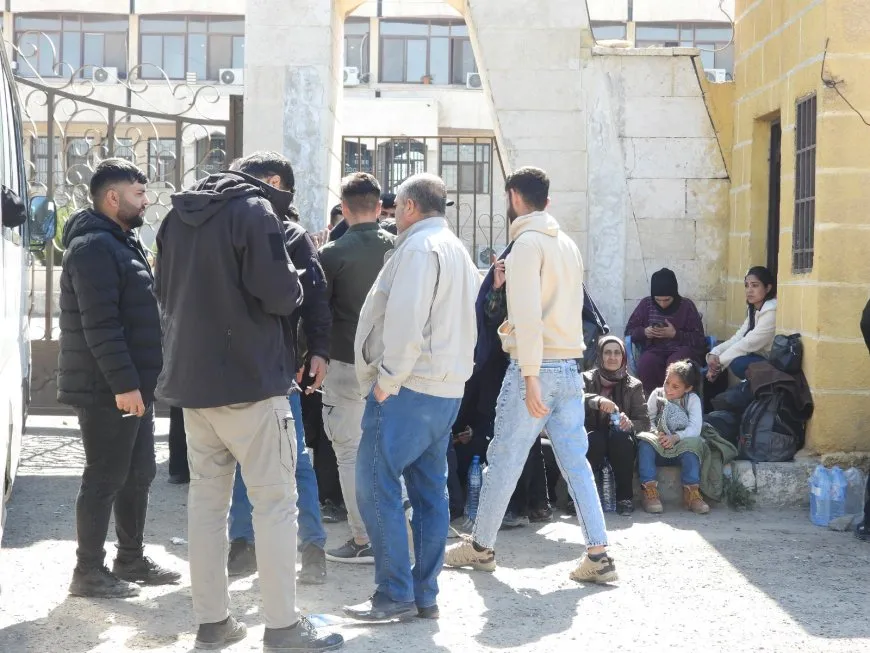 Residents of Raqqa, Deir ez-Zor, and Tabqa head to Tishrin Dam to protest against attacks