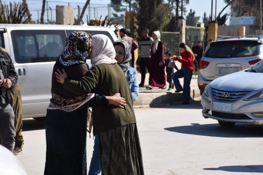Residents of Euphrates Canton head to Tishrin Dam with high spirits