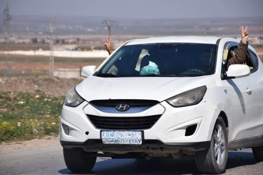 Residents of Euphrates Canton head to Tishrin Dam with high spirits