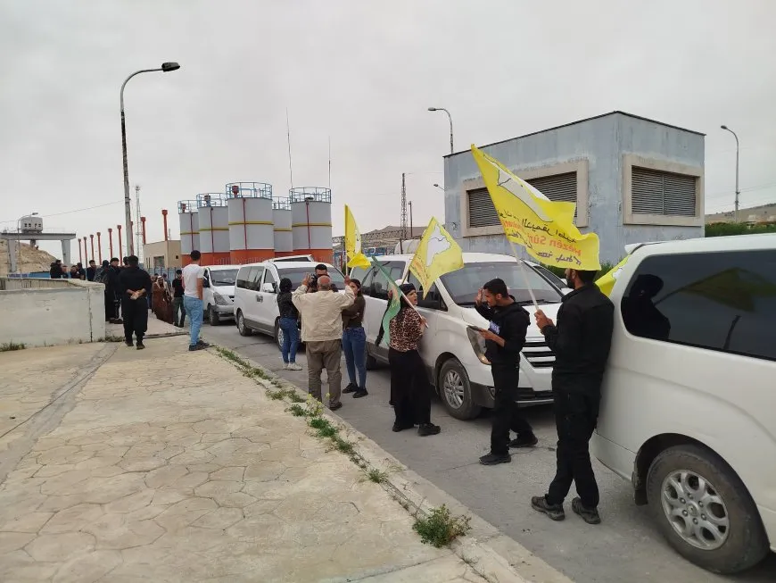 Residents of Tabqa, Raqqa, Deir ez-Zor arrive at Tishrin Dam