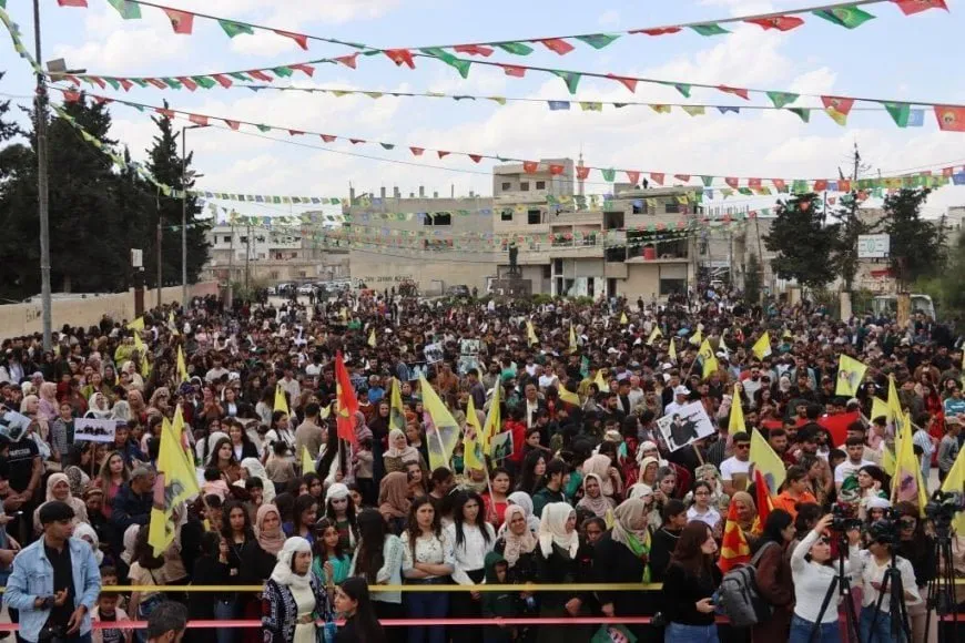 Thousands in Euphrates Canton celebrate birthday of leader Ocalan
