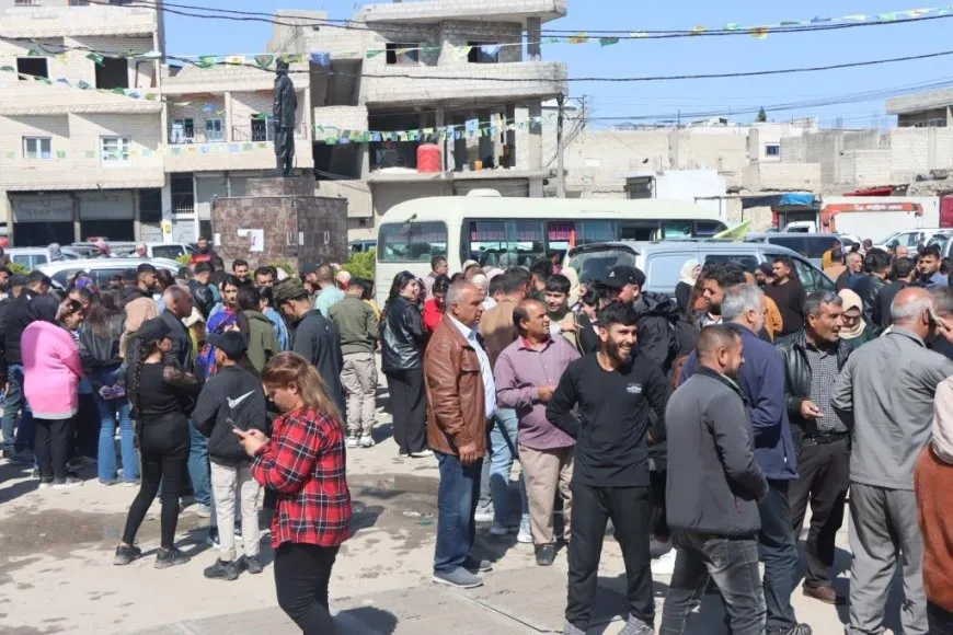 Euphrates residents head to Tishrin Dam to join protests