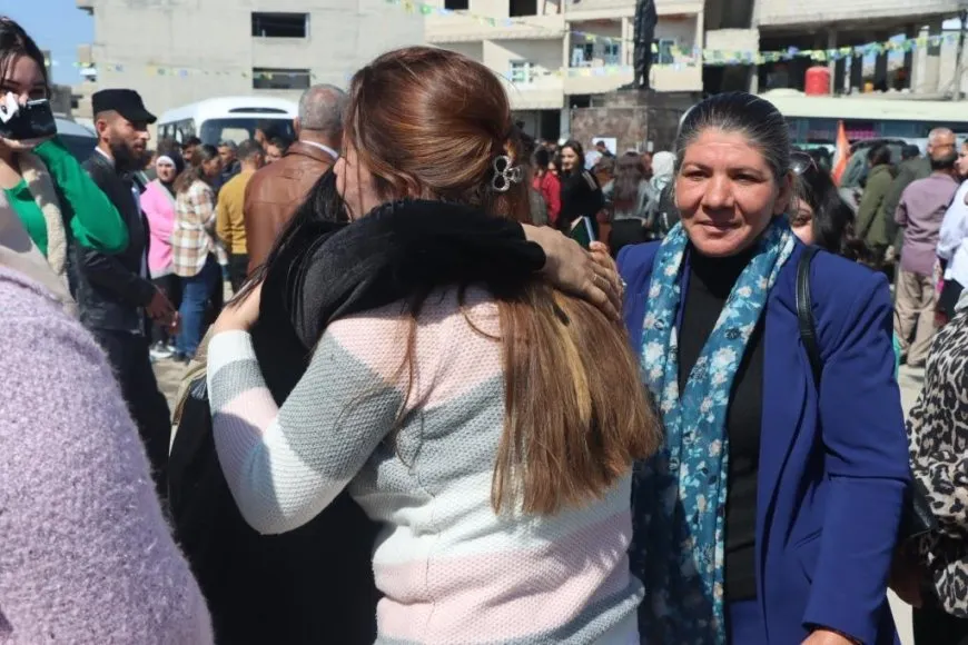 Euphrates residents head to Tishrin Dam to join protests