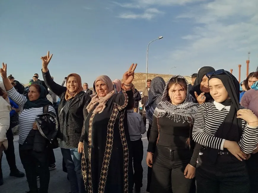 Residents of 4 cities in Jazira Canton arrive at Tishrin Dam