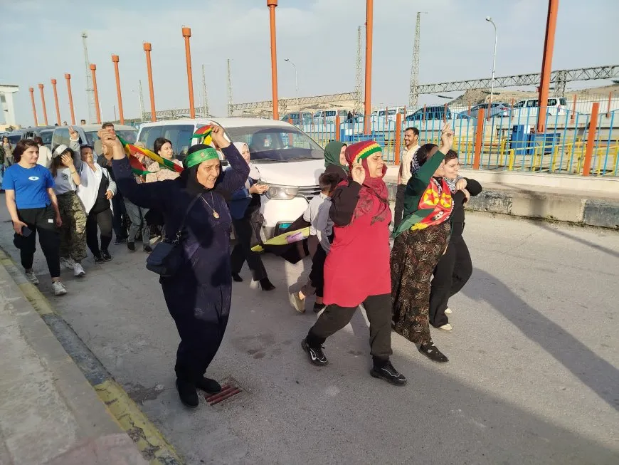 Residents of 4 cities in Jazira Canton arrive at Tishrin Dam