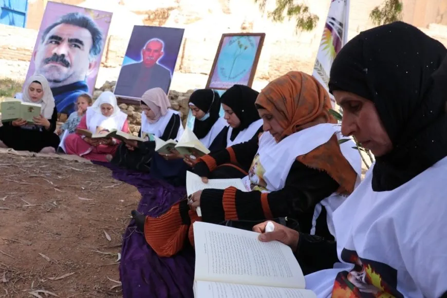 Group reading session of the leader Abdullah Ocalan's defense statements in Tabqa