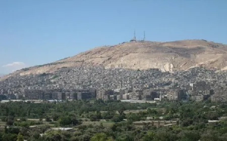 Explosions of unknown origin in the Mount Qasioun area of Damascus