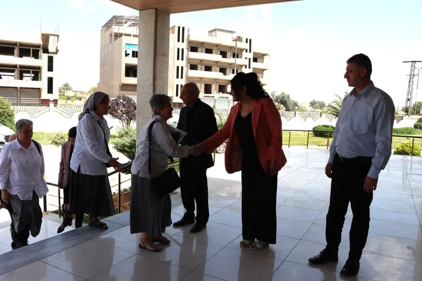 Vatican delegation visits North, East Syria