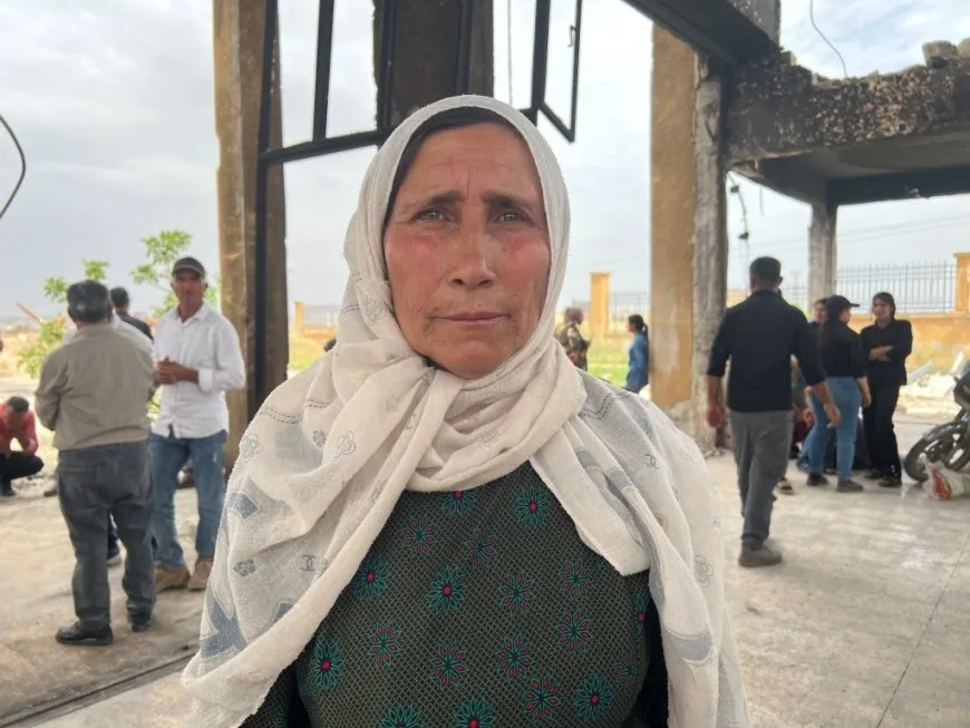 Kobani residents protect water station with their bodies