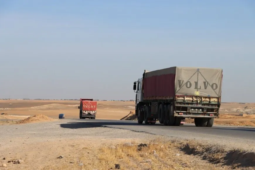 Humanitarian convoy heads from Tabqa to coastal areas