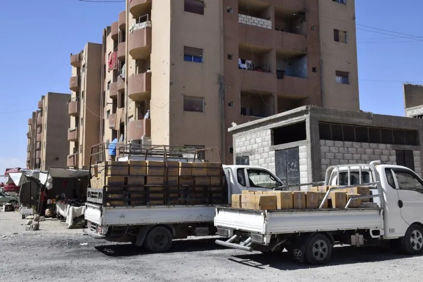 Aid distribution to Afrin IDPs in Hasaka