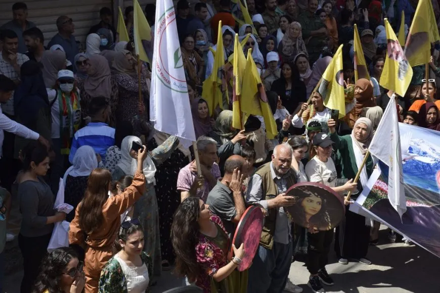 Mass march in Hasaka demands physical freedom of leader Ocalan 