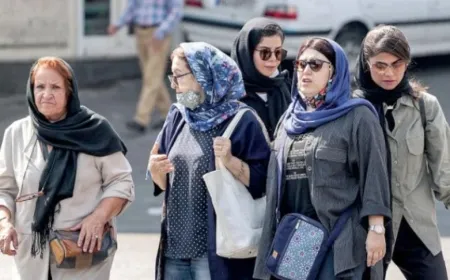 Iranian authorities arrest political activist.