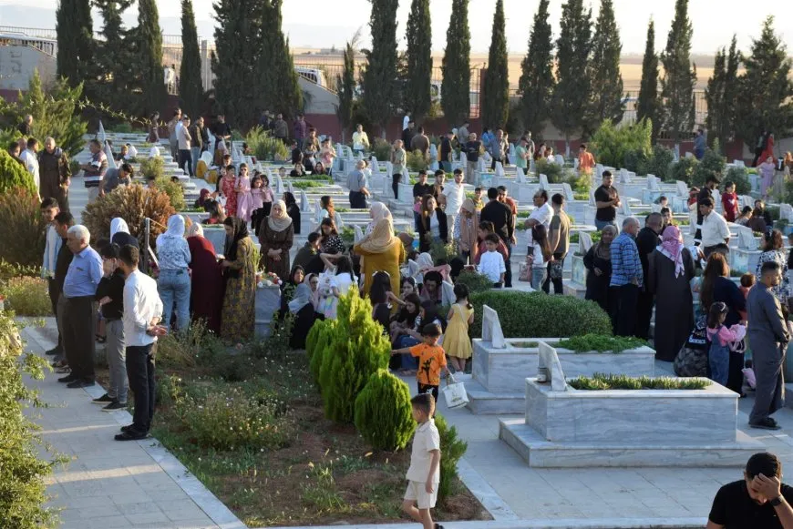 Eid begins with visits to shrines of martyrs in North and East Syria