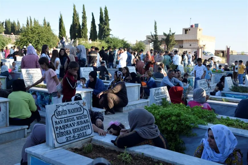Eid begins with visits to shrines of martyrs in North and East Syria
