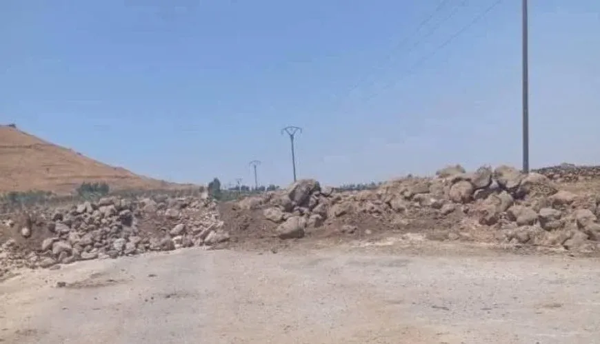 Israel continues to block roads, excavation areas in Southern Syria