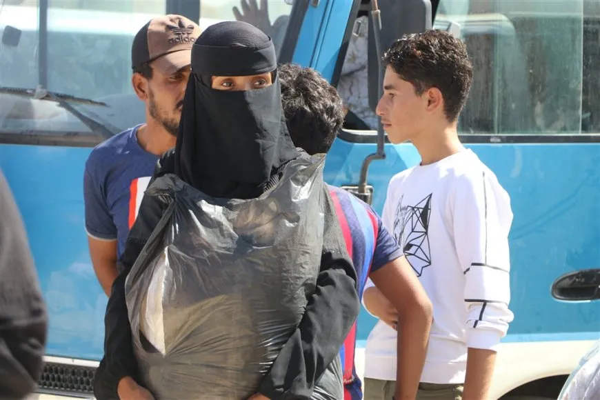New group of Al-Arisha Camp IDPs departs for Deir ez-Zor