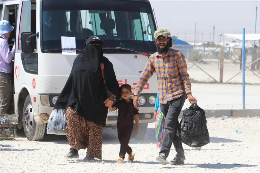 New group of Al-Arisha Camp IDPs departs for Deir ez-Zor