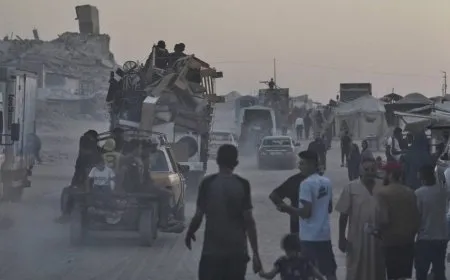 Israeli army continues its attacks on Gaza Strip