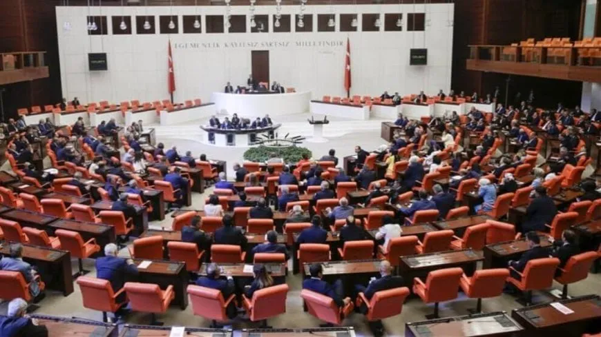 Speaker of Turkish parliament meets with political party