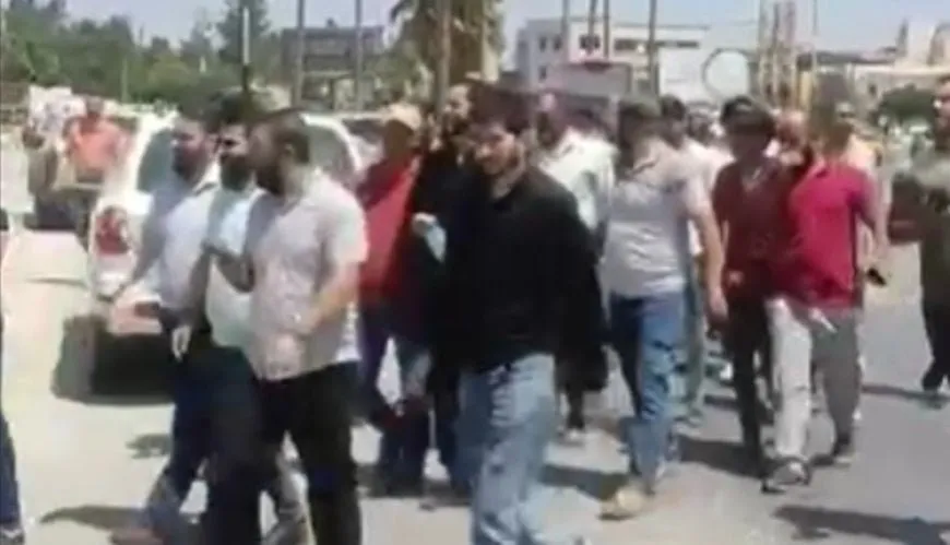 Protests in Idlib against Central Bank measures