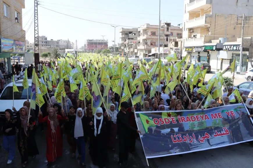 Massive demonstration in Euphrates in support of SDF