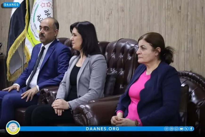 Politician Osman Baydemir learns about DAA experience in NE, Syria
